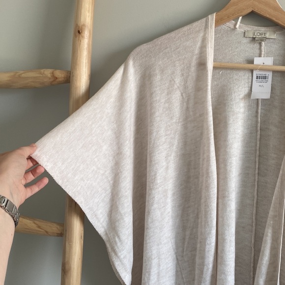 Loft travel sweater wrap Sz M/L beige NWT - Picture 4 of 6